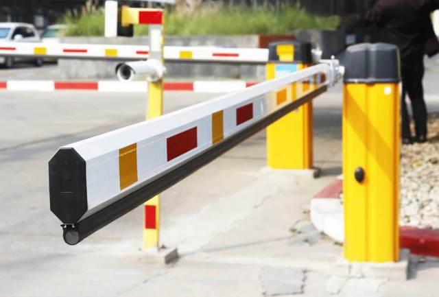 Gate Barriers for Safe and Authenticated Access